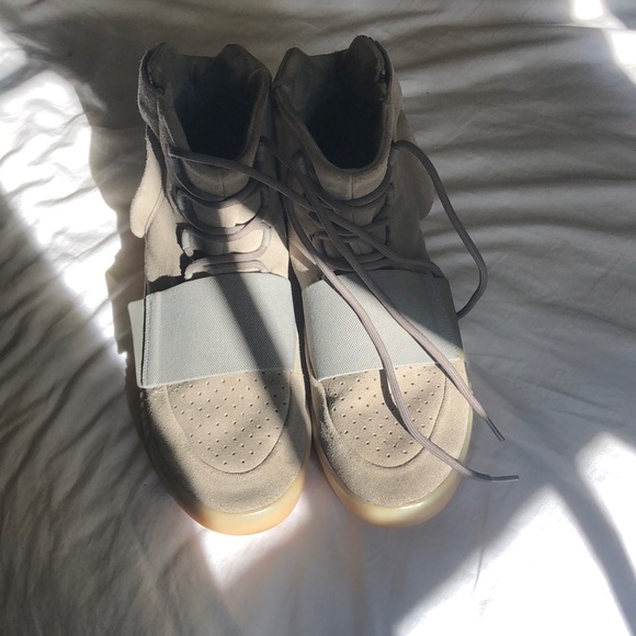 Size 11 750 Yeezys - Picture 3 of 3